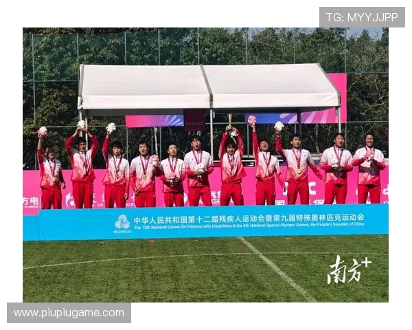 广州足球队心理素质揭秘:如何在赛场上保持冷静与决心 广州足球队心理素质揭秘:如何在赛场上保持冷静与决心