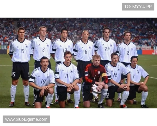 德国足球明星Kern的辉煌历程与未来展望分析